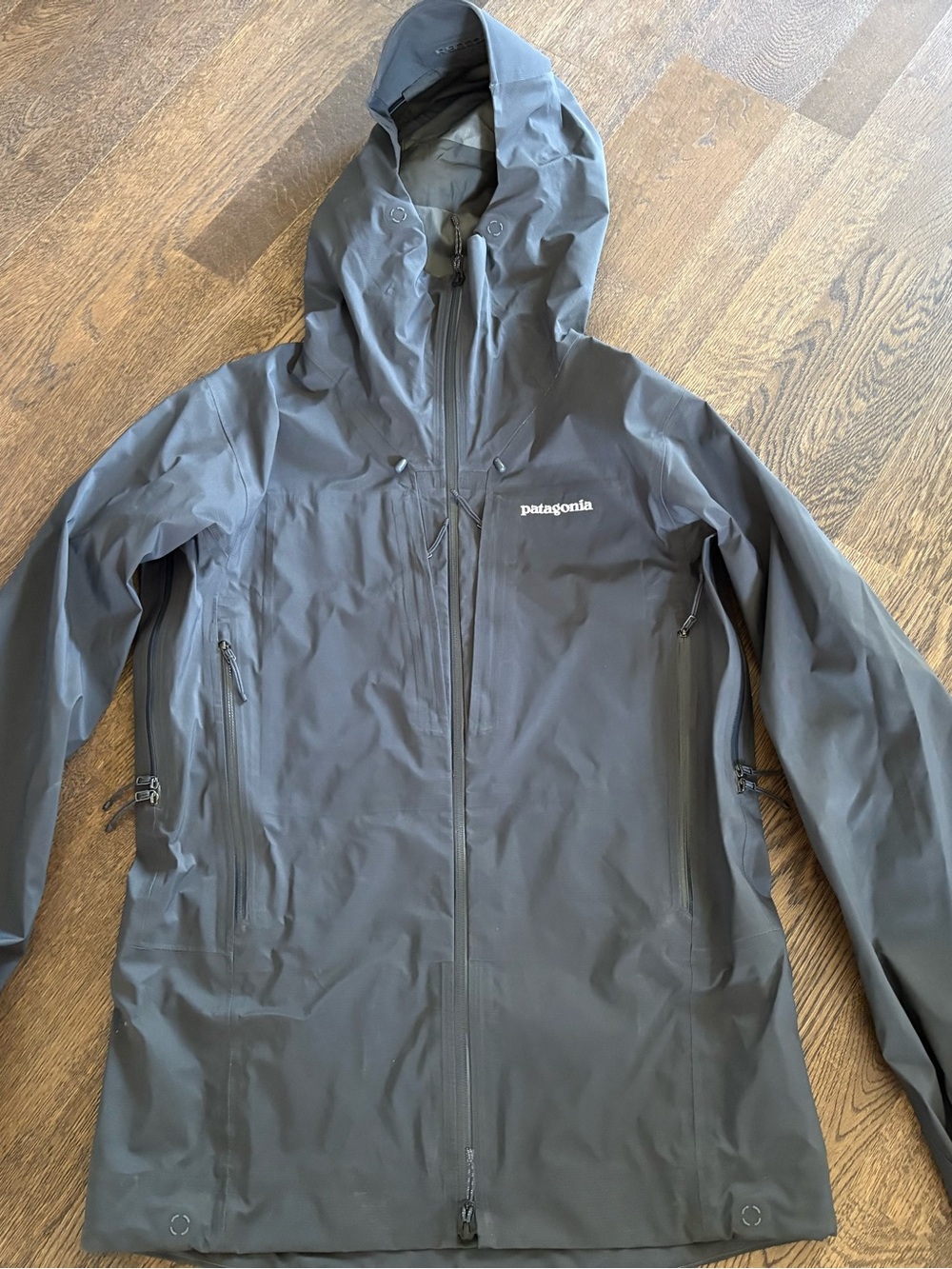Patagonia Men's Slate Black Dual Aspect Hooded Jacket